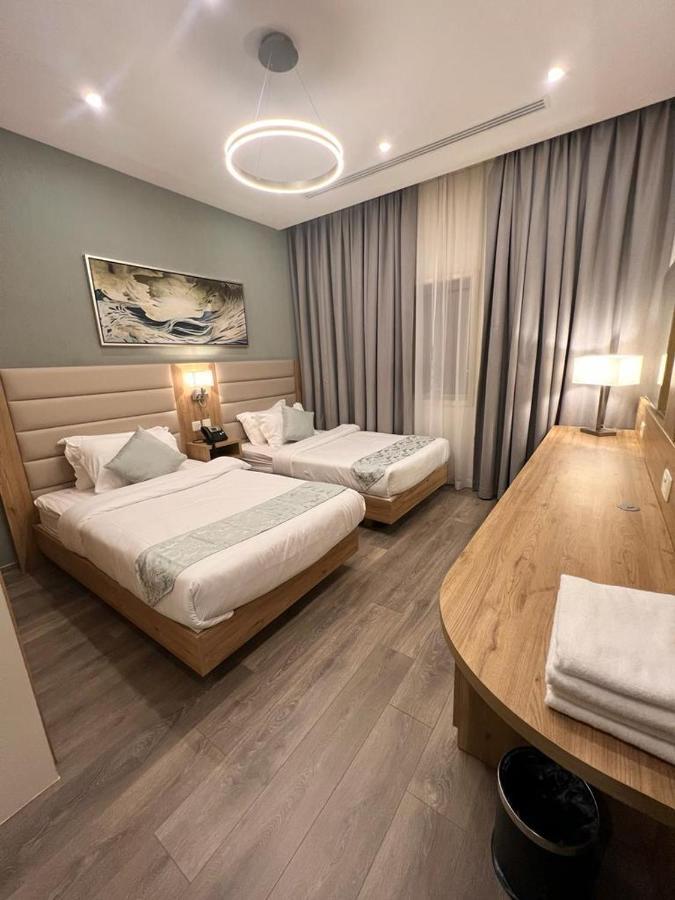Lolia Hotel